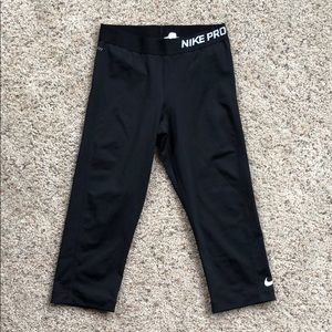 Nike pro cropped leggings